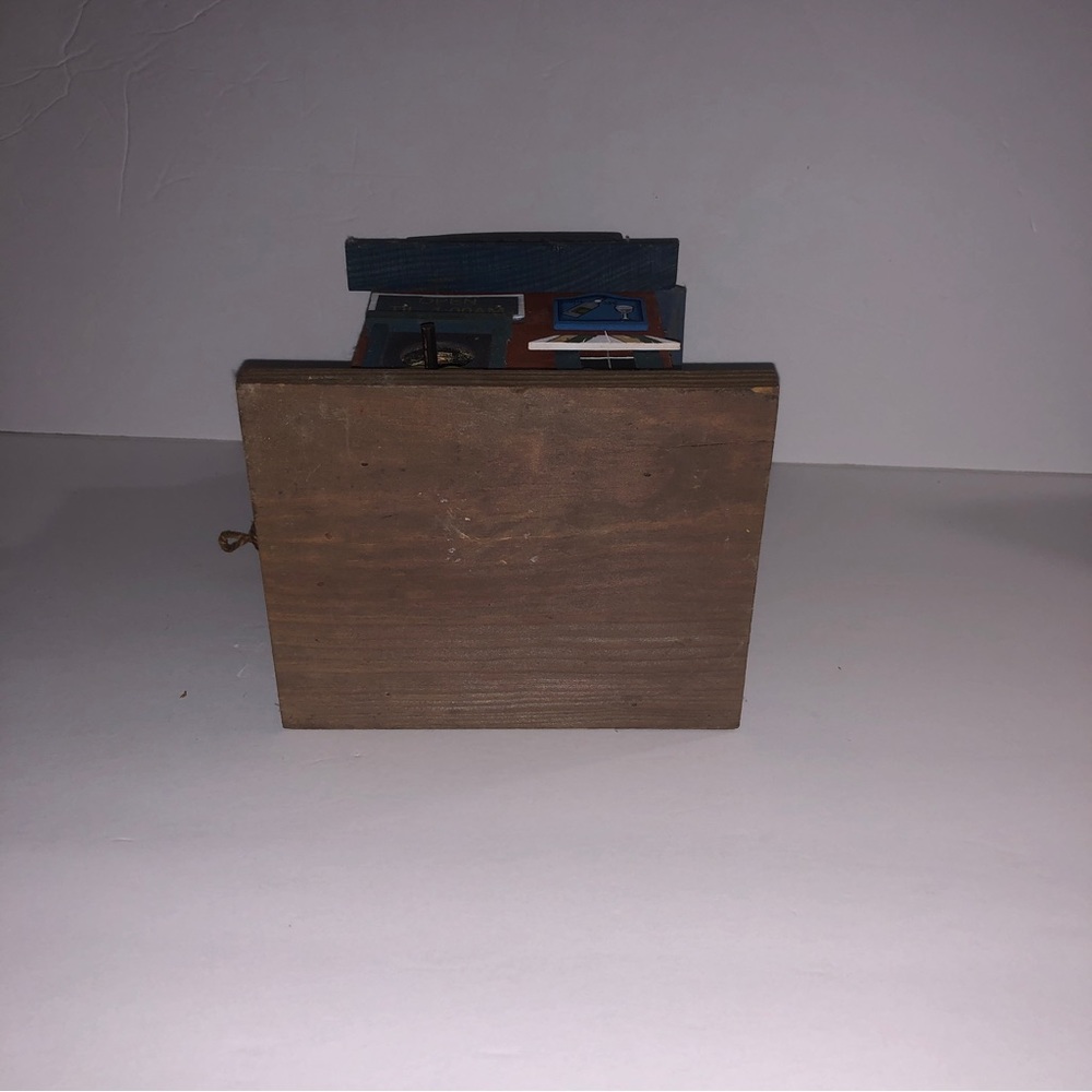 Small Vintage Wooden Birdhouse - Picture 5 of 7